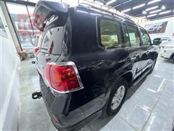 تۆیۆتا لاند کروزەر